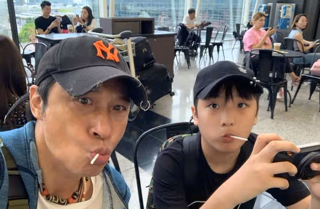 吳鎮宇兒子胖到認不出!臉頰圓潤模樣大變,身材臃腫難掩帥氣