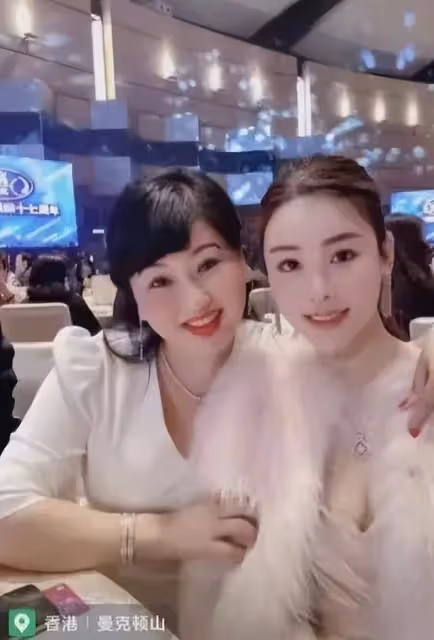 蔡天鳳母親加入爭產大戰？被質疑是假富豪，和女婿舉止親昵惹非議