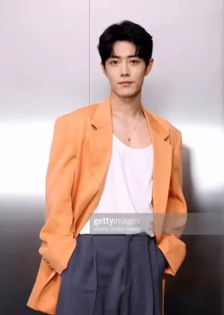 巴黎時裝周「啞火」:內娛明星待遇低衣服穿過季,外網宣發無熱度