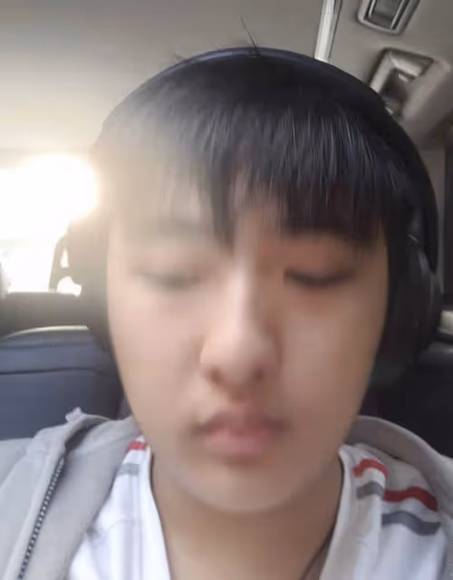 吳鎮宇兒子罕曬自拍,14歲費曼又高又胖,自嘲「很難看」內心自卑
