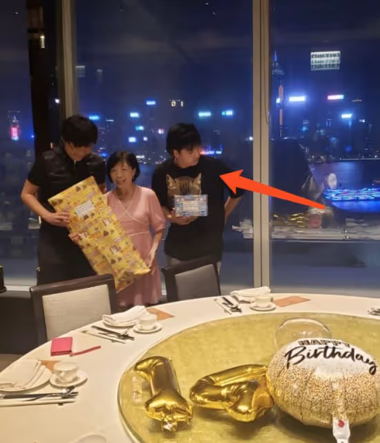 吳鎮宇兒子罕曬自拍,14歲費曼又高又胖,自嘲「很難看」內心自卑