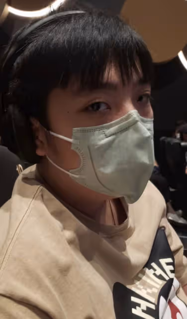 吳鎮宇兒子罕曬自拍,14歲費曼又高又胖,自嘲「很難看」內心自卑