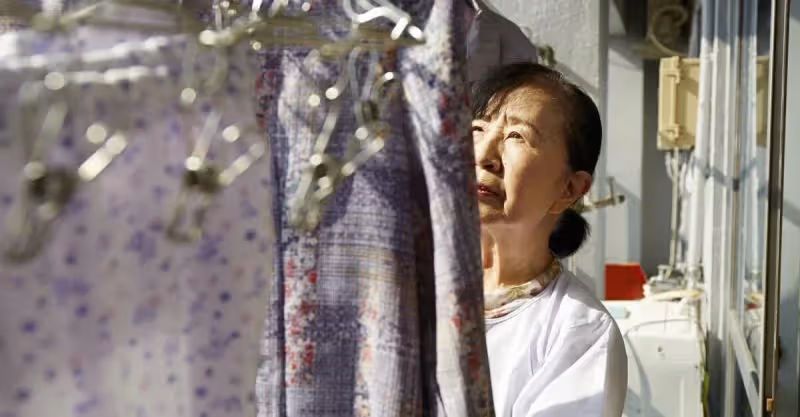 夫妻AA制31年，丈夫癱瘓臥床，61歲阿姨：一天給我1000塊也不伺候！