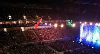 史上最尷尬的5場演唱會!現場只有7名觀眾14名保安,明星在唱歌,台下阿姨在掃地!