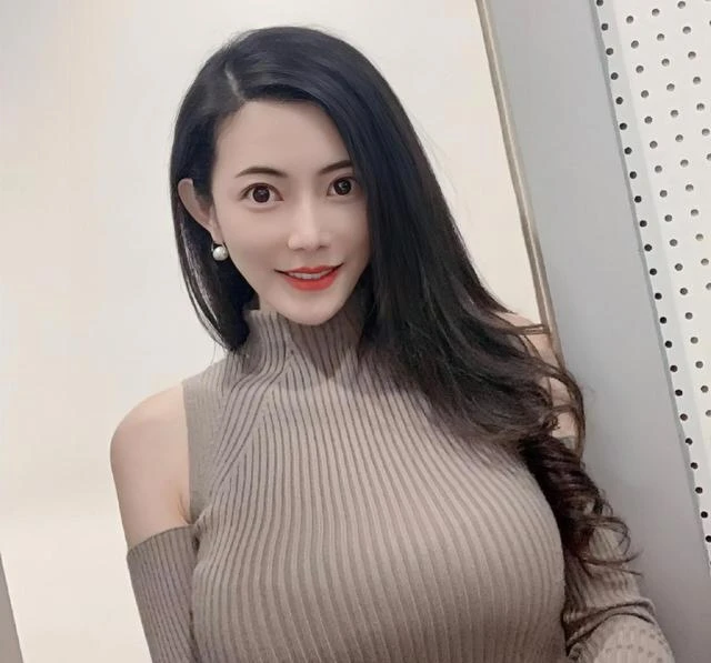 香港知名男星被曝離婚!小21歲妻子顏值高身材好,做網紅炫富成癮