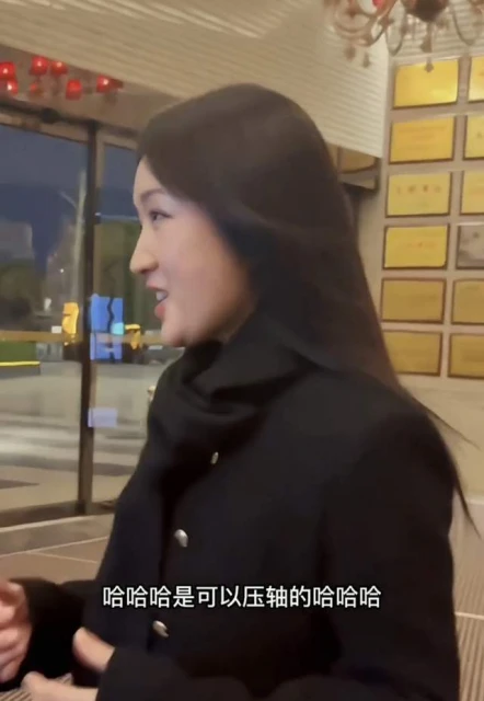 51歲楊鈺瑩生圖曝光,粉絲懟臉拍皮膚細嫩無皺紋,胖出雙下巴仍美