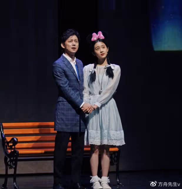 多多深夜為讀錯字致歉,稱接受批評刪除錯誤視頻,文案卻再現錯別字