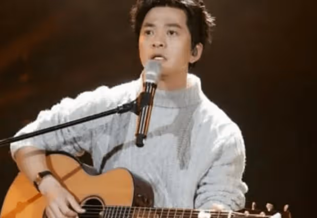 她是清華女博士，因長相太美被發掘，三次拒絕進圈卻嫁李健為妻