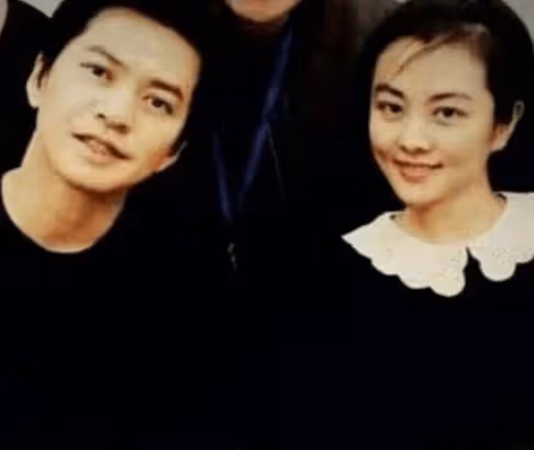 她是清華女博士，因長相太美被發掘，三次拒絕進圈卻嫁李健為妻
