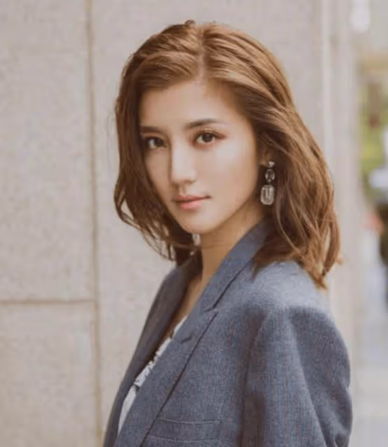 「拜金女」吳千語，甩了林峯勾搭富三代，疑似明年嫁入豪門