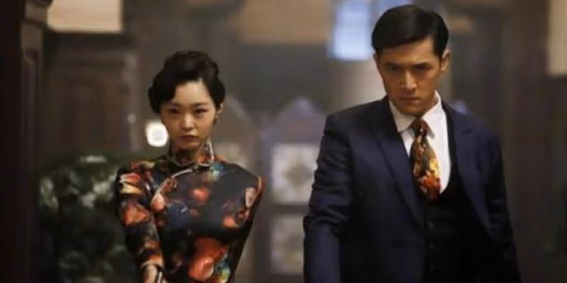 5年後《偽裝者》女演員現狀：三位女配紅得發紫，女主卻無戲可拍