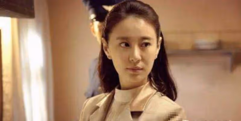 5年後《偽裝者》女演員現狀：三位女配紅得發紫，女主卻無戲可拍