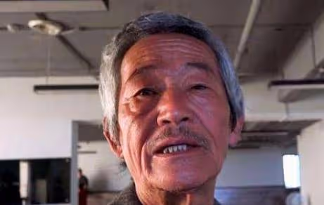 他是優秀演員，成為龍套無戲可拍，束手無措轉行做網紅卻火遍全國