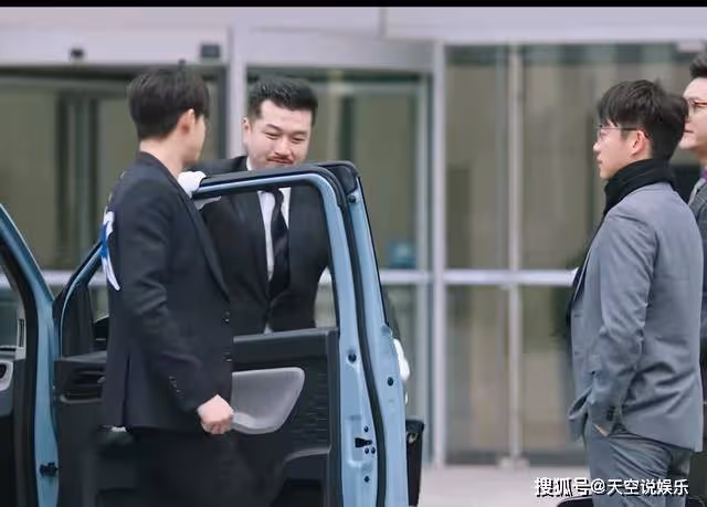 《今日宜加油》最牛實習生開豪車上班，背景強到連董事長都讓他三分