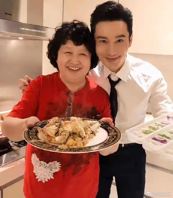 黃曉明為媽媽和姥姥慶祝婦女節,曬祖孫三代合照超幸福