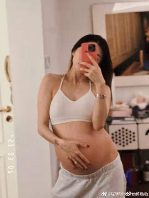 鄭愷前任曬孕期大肚照,產期將至肚大如籮,沒有妊娠紋羨煞旁人