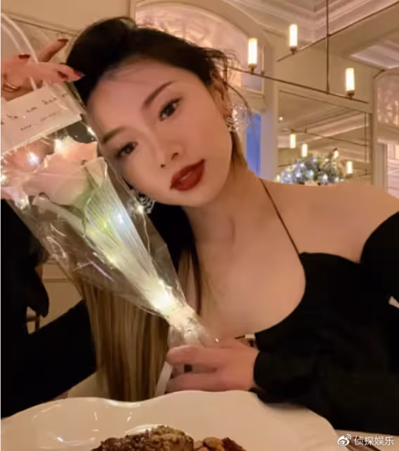 鄭愷前任曬孕期大肚照,產期將至肚大如籮,沒有妊娠紋羨煞旁人