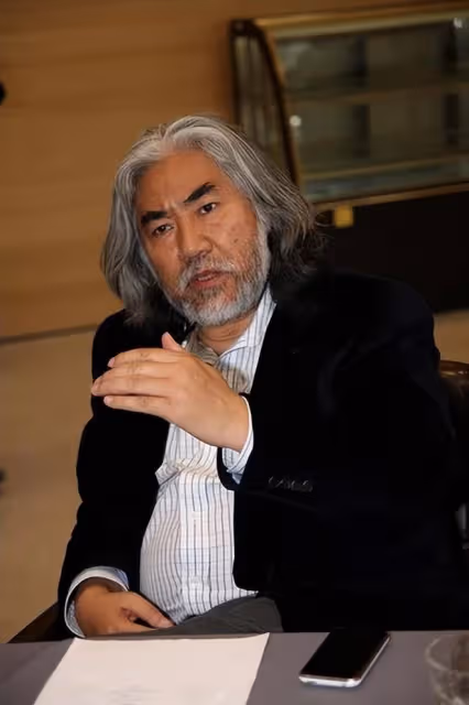 張紀中不堪網暴,稱對張頌文撿垃圾被丟下不知情,曬聊天截圖澄清