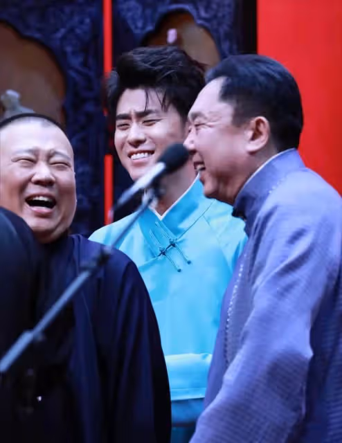 相聲圈曝出醜聞，德雲社店內霸王條款，禁止外帶飲料後賣高價同款