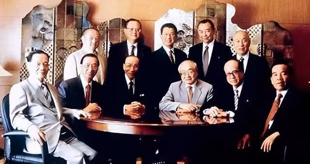香港豪門二代現身北京:四大家族去了3個,何超瓊現場霸氣發言