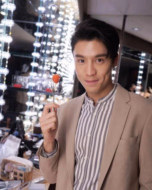 密會?TVB小花與緋聞男友小生現身音樂節,男方疑戴對方手制飾品