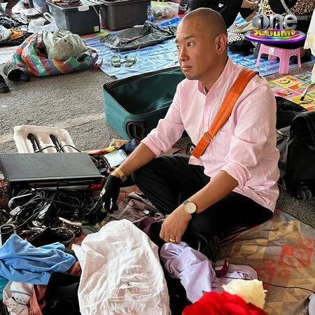 44歲男星小時15年，被曝「蹲路邊賣二手貨」怪病纏身「慘破產」無家可歸淪街友，淚嘆：媽媽也走了