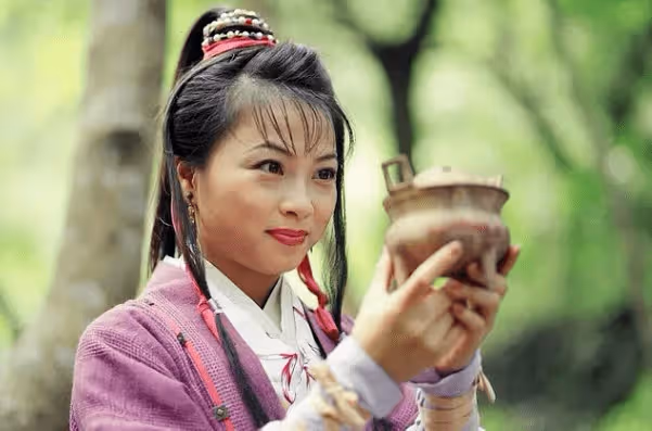 54歲TVB前女星與麥長青飯聚！曾患抑鬱症，移居廣州後容光煥發