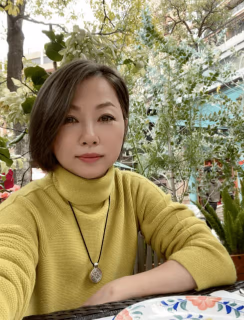 54歲TVB前女星與麥長青飯聚！曾患抑鬱症，移居廣州後容光煥發
