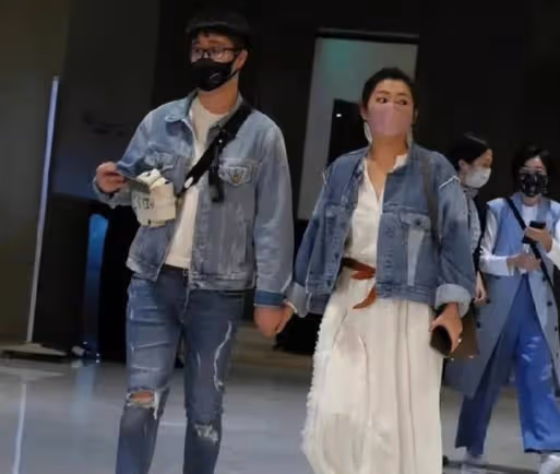 S.H.E合體慶祝婦女節，手疊手滿臉燦笑，女團天花板友情令人羨慕