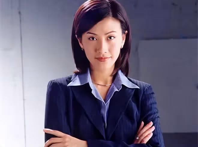 TVB視後現身深圳，自稱教育工作者，首次用普通話開講座感到緊張