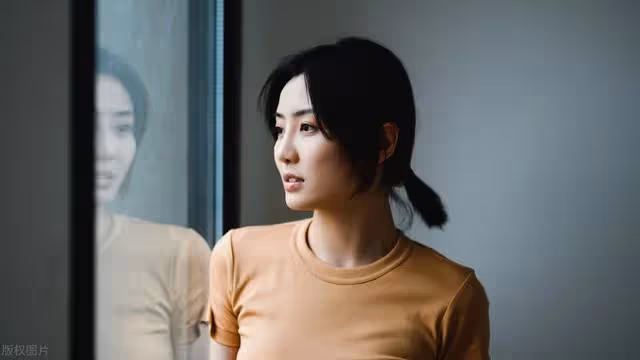 婆婆要住主臥,妻子發飆,老公怒斥:房子是我家掏錢買的,沒你份