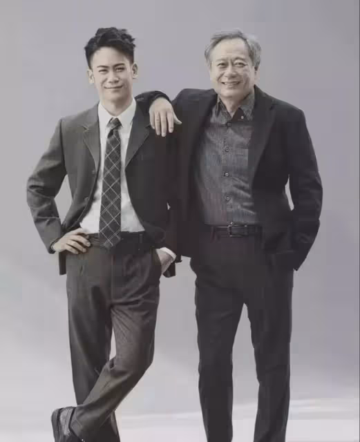 68歲李安：定居美國，近況曝光看著老態龍鍾，為了吃中餐特意出門