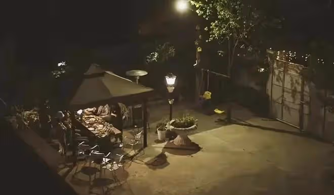 張頌文妻兒罕露面!妻子高挑顏值出眾,捧青菜回家招待「唐小龍」