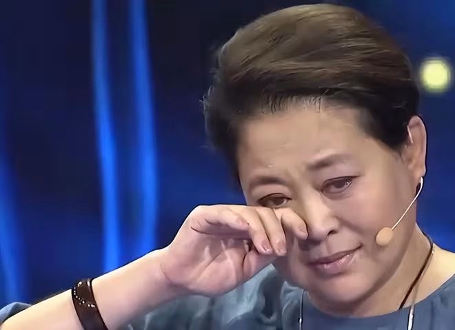 64歲倪萍身材消瘦變化大!被曝移民是美國人,罕見動怒斥責造謠者