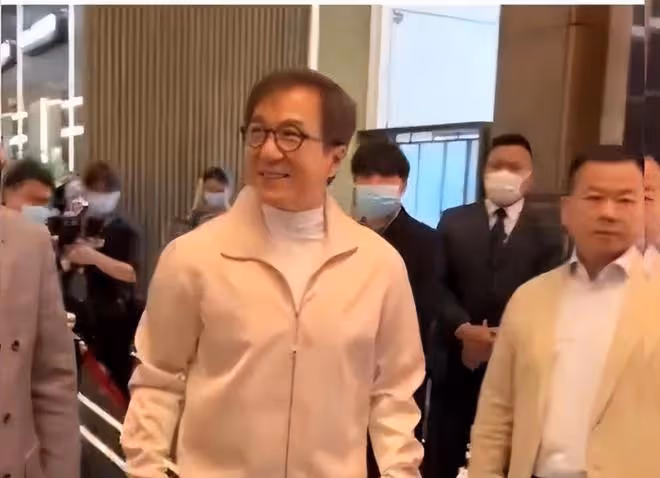 吳綺莉在杭州復出,成龍去年已在那裡花4000萬購買豪宅
