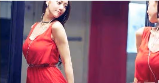 她被譽為東方第一美人，因時尚角色一夜成名，如今閃婚嫁富商！