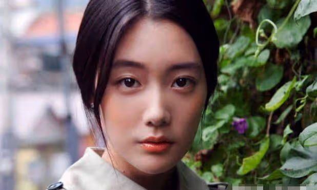 她被譽為東方第一美人，因時尚角色一夜成名，如今閃婚嫁富商！