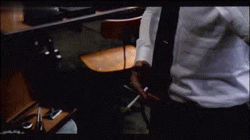 蔡少芬：被圈養6年，險些輕生，最後把一手爛牌打成大贏家