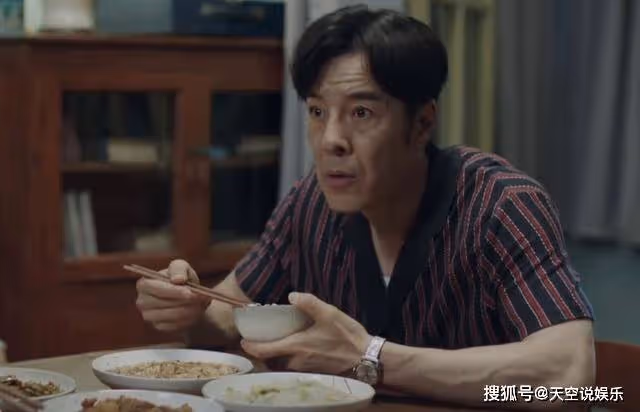 《許你萬家燈火》林奇黑歷史被曝出，孟曉薇退避三舍，葉啟辰：活該