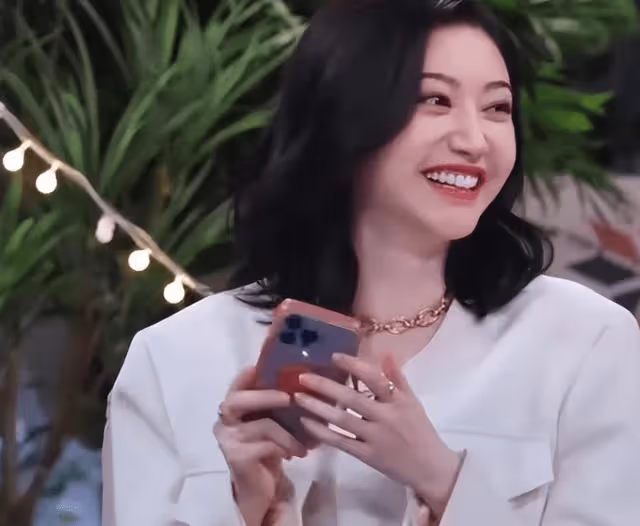景甜問王子文:分手後有沒有拉黑吳永恩微信,王子文的回覆笑翻全場