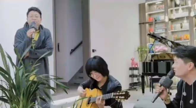 眾星聚會:斯琴格日樂豐腴,王小瑋變化大,閆學晶唱得臉紅脖子粗