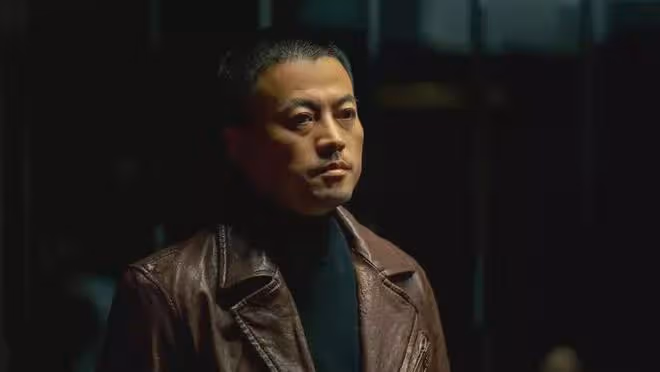 46歲張頌文神秘妻兒罕見現身,老婆年輕氣質佳,兒子玩滑板超帥氣