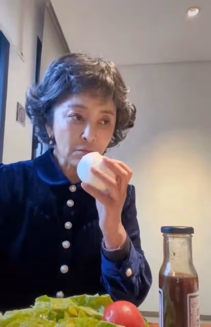 59歲演員李勤勤在商場跳恰恰舞,素顏出鏡動作激情,被贊好接地氣