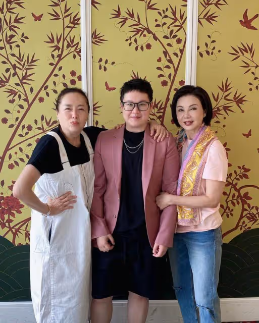 萬梓良前妻現身北京,37歲女兒罕露面,名校畢業在內地開6家餐廳