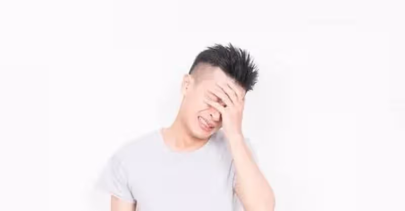 跟女友交往八年，最後卻承擔不起她父母索要的結婚條件，被迫分開