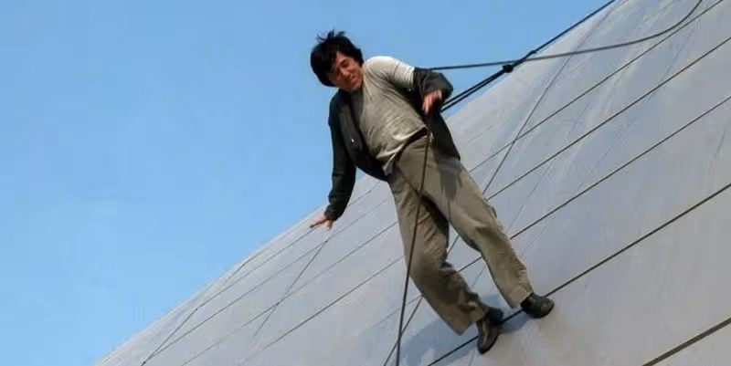 想看人數不足1萬，預測票房2.5億，吳京也救不了成龍新片？