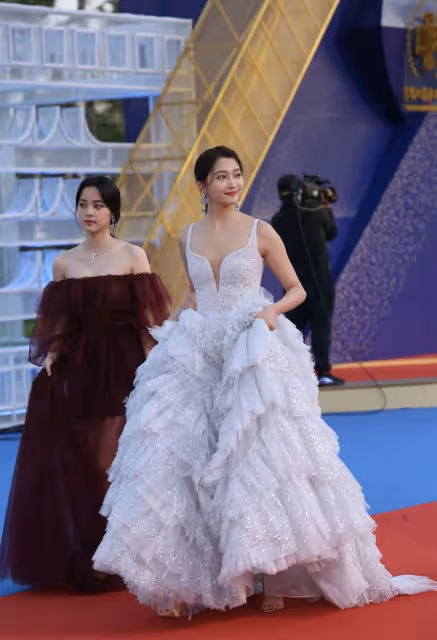 沒明星相卻硬捧的關係戶:孫儷妹妹被罵太醜,吳剛兒子被批演技差