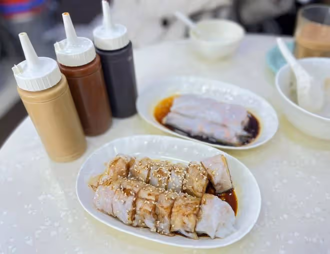 手滑?曾華倩點贊被梁朝偉誤一生,曾因點贊劉嘉玲不如她美惹爭議