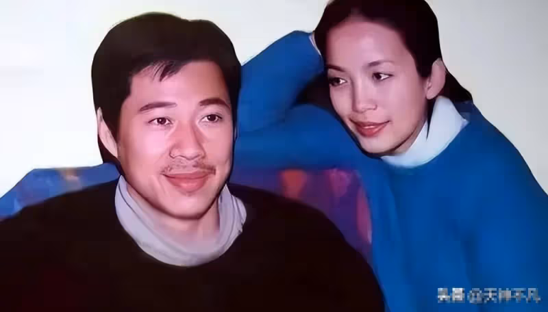 66歲張豐毅狀態好,折服評彈女藝人,前妻呂麗萍卻在美國撿垃圾!