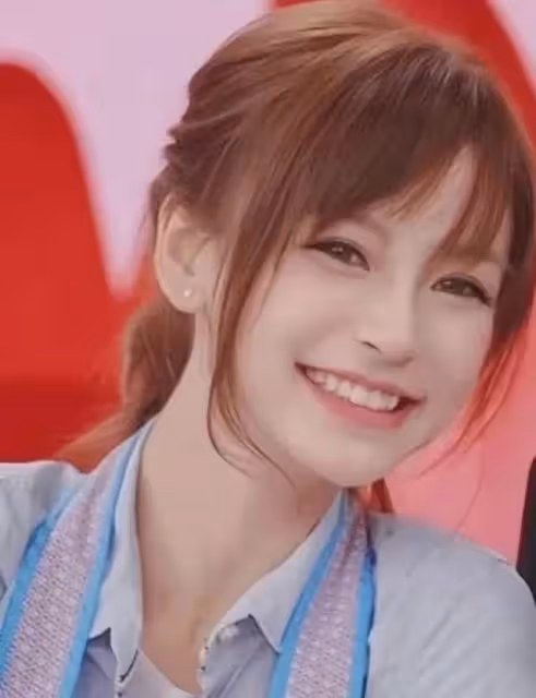 楊穎時尚資源未降級,黃曉明帶葉珂參加家宴,時間線經不起細扒